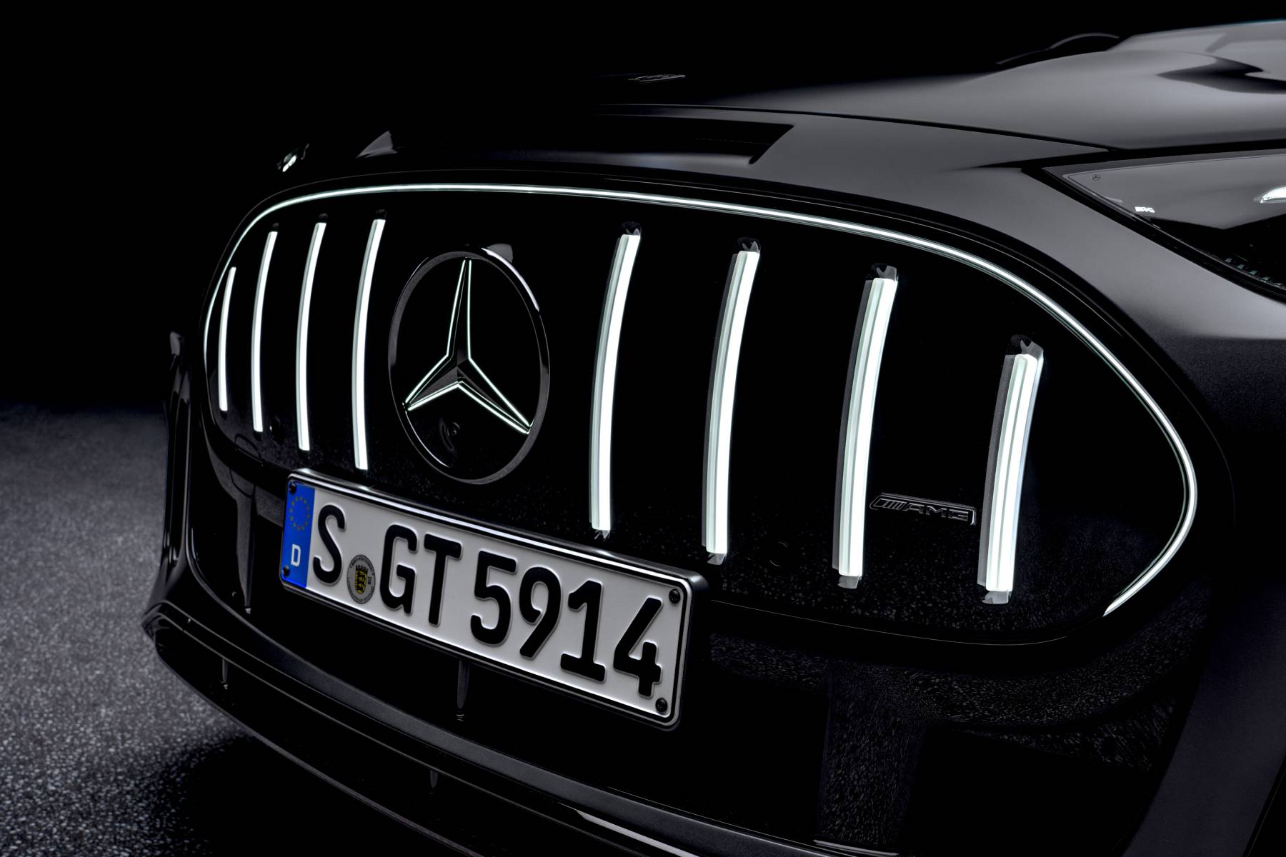 Решётка радиатора Mercedes-AMG GT SUV с подсветкой