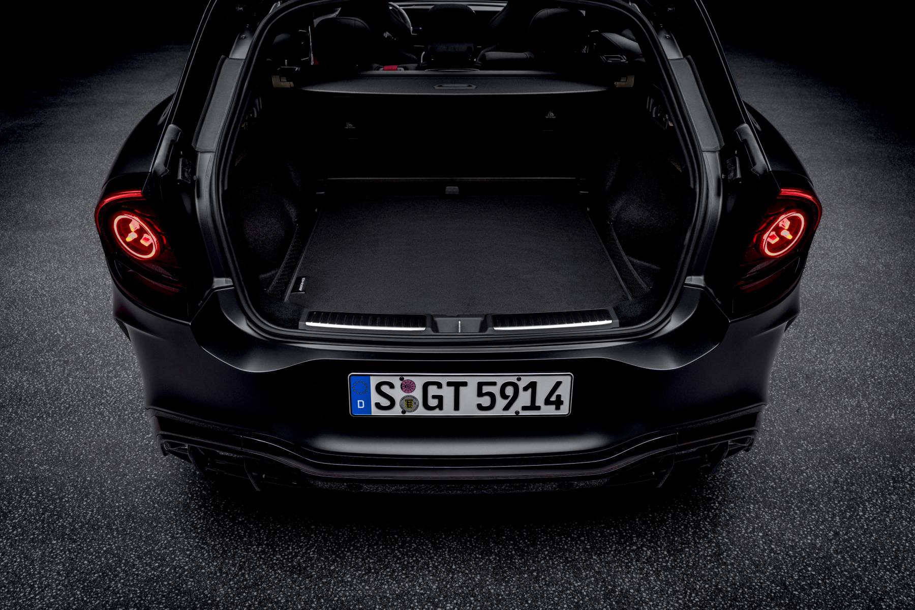 Багажник Mercedes-AMG GT SUV: 607 литров